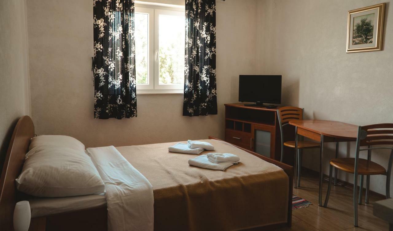 Njofra Banj Apartment Luaran gambar